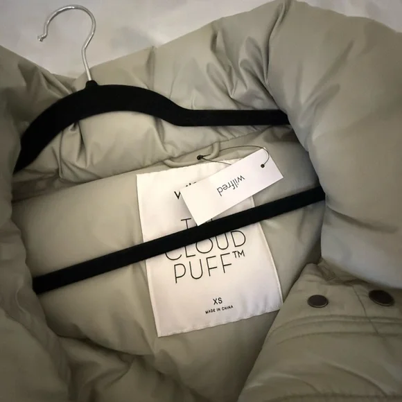 NWT Aritizia Wilfred Cloud Puff in Dry Basil Green